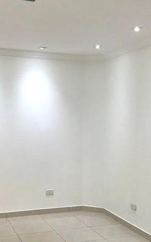 Casa à venda com 200m², 3 quartos e 2 vagas Casa à venda com 200m², 3 quartos e 2 vagasQuarto
