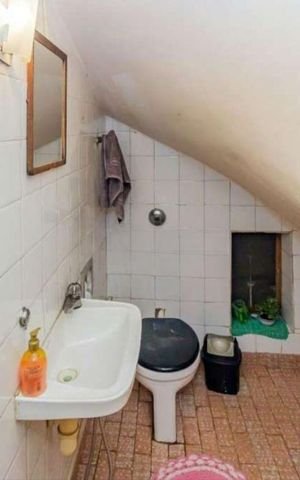 Casa à venda com 140m², 2 quartos e 2 vagas Casa à venda com 140m², 2 quartos e 2 vagasBanheiro