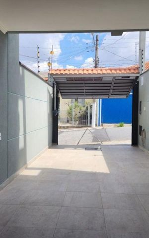 Casa à venda com 220m², 2 quartos e 2 vagas