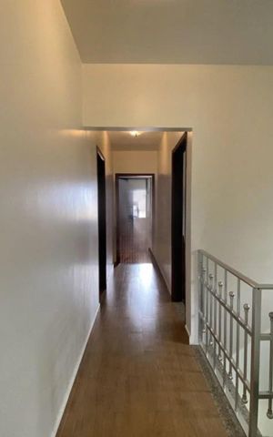 Casa à venda com 300m², 3 quartos e 4 vagas Casa à venda com 300m², 3 quartos e 4 vagasCorredor