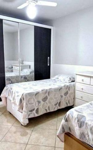 Casa à venda com 200m², 3 quartos e 2 vagas Casa à venda com 200m², 3 quartos e 2 vagasQuarto