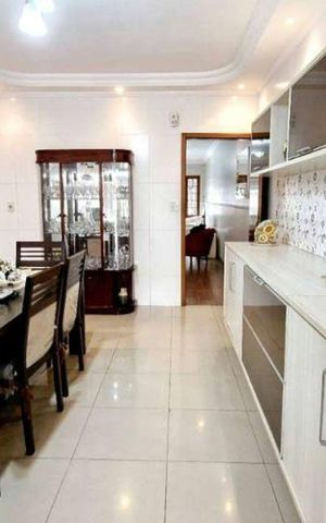 Casa à venda com 200m², 3 quartos e 2 vagas Casa à venda com 200m², 3 quartos e 2 vagasCozinha