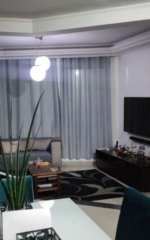 Casa à venda com 270m², 3 quartos e 3 vagas Casa à venda com 270m², 3 quartos e 3 vagasSala