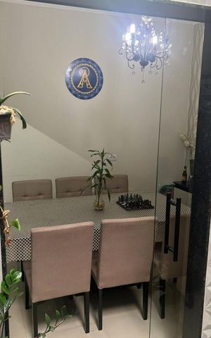 Casa à venda com 250m², 2 quartos e 2 vagas Casa à venda com 250m², 2 quartos e 2 vagasSala de Jantar