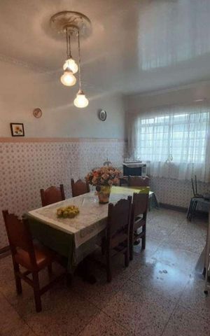 Casa à venda com 250m², 4 quartos e 4 vagasSala