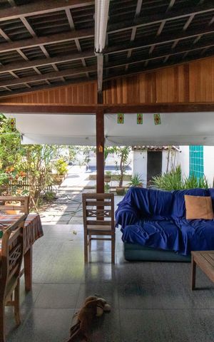Casa de condomínio à venda com 567m², 4 quartos e 3 vagas Casa de condomínio à venda com 567m², 4 quartos e 3 vagasÁrea externa