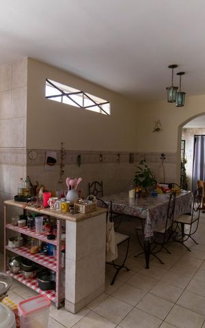 Casa de condomínio à venda com 567m², 4 quartos e 3 vagas Casa de condomínio à venda com 567m², 4 quartos e 3 vagasCozinha