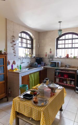 Casa de condomínio à venda com 567m², 4 quartos e 3 vagas Casa de condomínio à venda com 567m², 4 quartos e 3 vagasCozinha