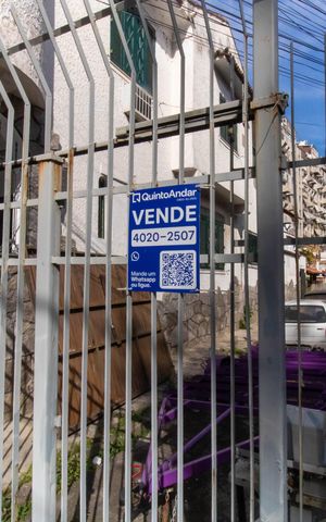 Casa de condomínio à venda com 567m², 4 quartos e 3 vagas Casa de condomínio à venda com 567m², 4 quartos e 3 vagasPlaquinha