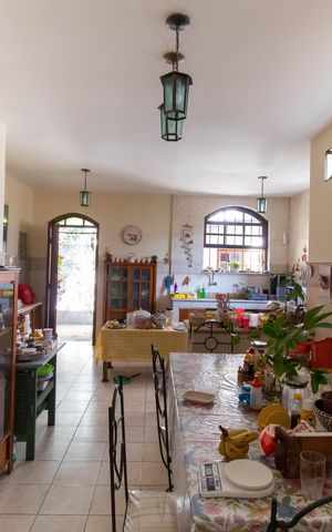 Casa de condomínio à venda com 567m², 4 quartos e 3 vagas Casa de condomínio à venda com 567m², 4 quartos e 3 vagasCozinha