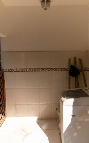 Casa de condomínio à venda com 567m², 4 quartos e 3 vagas Casa de condomínio à venda com 567m², 4 quartos e 3 vagasÁrea de Serviço