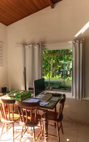 Casa de condomínio à venda com 567m², 4 quartos e 3 vagas Casa de condomínio à venda com 567m², 4 quartos e 3 vagasQuarto Externo