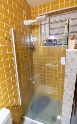 Casa de condomínio à venda com 567m², 4 quartos e 3 vagas Casa de condomínio à venda com 567m², 4 quartos e 3 vagasBanheiro da Suíte