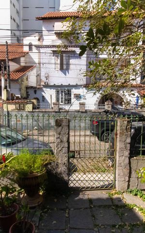 Casa de condomínio à venda com 567m², 4 quartos e 3 vagas Casa de condomínio à venda com 567m², 4 quartos e 3 vagasVista da Sala