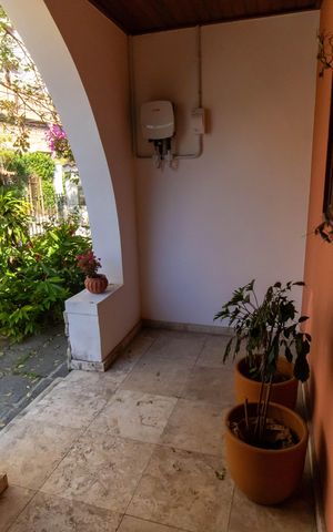 Casa de condomínio à venda com 567m², 4 quartos e 3 vagas Casa de condomínio à venda com 567m², 4 quartos e 3 vagasVaranda da Sala
