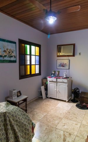 Casa de condomínio à venda com 567m², 4 quartos e 3 vagas Casa de condomínio à venda com 567m², 4 quartos e 3 vagasQuarto 2