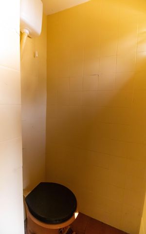 Casa de condomínio à venda com 567m², 4 quartos e 3 vagas Casa de condomínio à venda com 567m², 4 quartos e 3 vagasBanheiro Externo