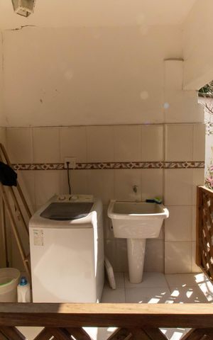 Casa de condomínio à venda com 567m², 4 quartos e 3 vagas Casa de condomínio à venda com 567m², 4 quartos e 3 vagasÁrea de Serviço