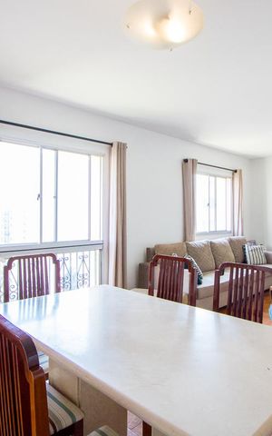 Apartamento à venda com 136m², 3 quartos e 2 vagas Apartamento à venda com 136m², 3 quartos e 2 vagasSala