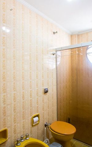 Apartamento à venda com 136m², 3 quartos e 2 vagas Apartamento à venda com 136m², 3 quartos e 2 vagasBanheiro social