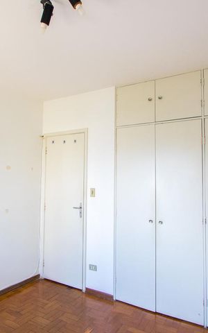 Apartamento à venda com 136m², 3 quartos e 2 vagas Apartamento à venda com 136m², 3 quartos e 2 vagasQuarto 1