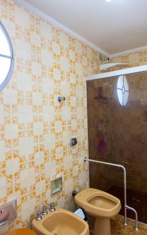 Apartamento à venda com 136m², 3 quartos e 2 vagas Apartamento à venda com 136m², 3 quartos e 2 vagasBanheiro da Suíte