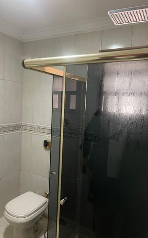 Casa à venda com 264m², 4 quartos e 3 vagasBanheiro 1
