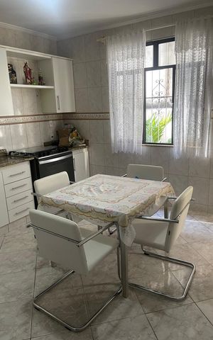 Casa à venda com 264m², 4 quartos e 3 vagasCozinha
