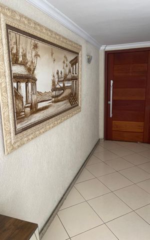 Casa à venda com 264m², 4 quartos e 3 vagasEntrada
