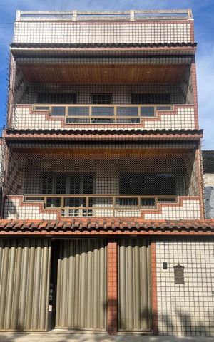 Casa à venda com 264m², 4 quartos e 3 vagasFachada
