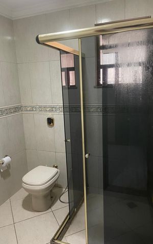 Casa à venda com 264m², 4 quartos e 3 vagasBanheiro 1