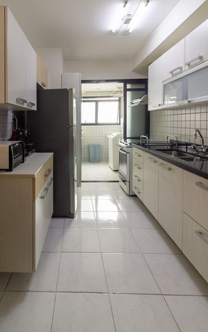 Apartamento à venda com 105m², 2 quartos e 2 vagas Apartamento à venda com 105m², 2 quartos e 2 vagasCozinha