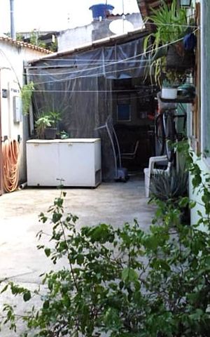 Casa à venda com 86m², 2 quartos e 2 vagas Casa à venda com 86m², 2 quartos e 2 vagasQuintal
