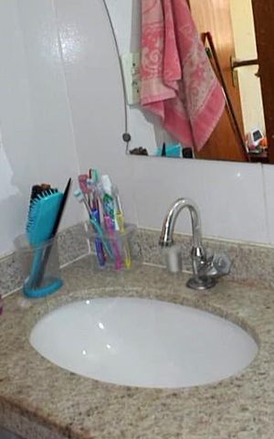 Casa à venda com 86m², 2 quartos e 2 vagas Casa à venda com 86m², 2 quartos e 2 vagasBanheiro Social