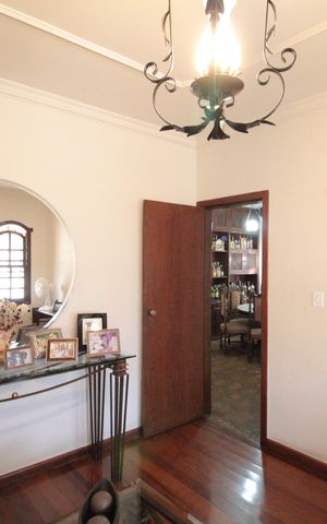 Casa à venda com 172m², 3 quartos e 4 vagasSala