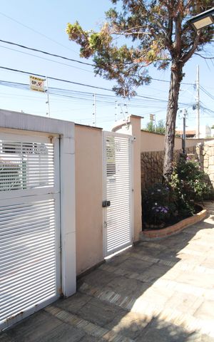 Casa à venda com 172m², 3 quartos e 4 vagasGaragem