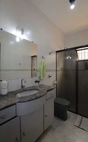 Casa à venda com 172m², 3 quartos e 4 vagasBanheiro Social