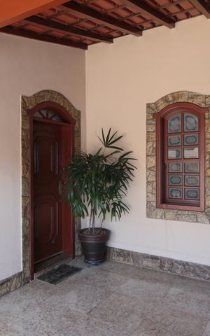 Casa à venda com 172m², 3 quartos e 4 vagasGaragem