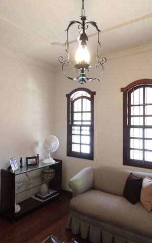 Casa à venda com 172m², 3 quartos e 4 vagasSala