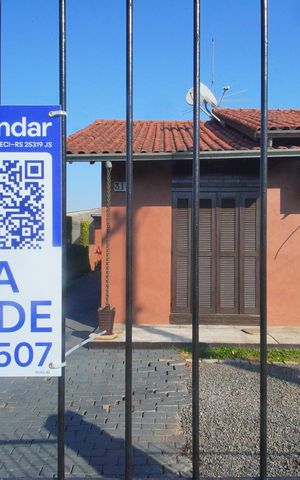 Casa à venda com 180m², 3 quartos e 2 vagasPlaca