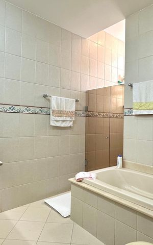 Apartamento à venda com 152m², 3 quartos e sem vaga Apartamento à venda com 152m², 3 quartos e sem vagaBanheiro da Suíte