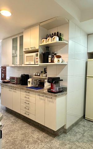 Apartamento à venda com 152m², 3 quartos e sem vaga Apartamento à venda com 152m², 3 quartos e sem vagaCozinha