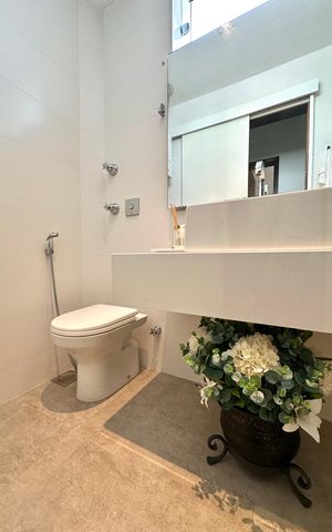 Apartamento à venda com 152m², 3 quartos e sem vaga Apartamento à venda com 152m², 3 quartos e sem vagaBanheiro Social