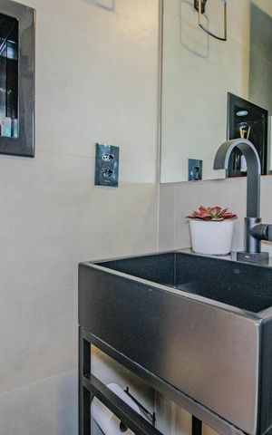 Casa à venda com 340m², 3 quartos e 2 vagas Casa à venda com 340m², 3 quartos e 2 vagasBanheiro Social 3
