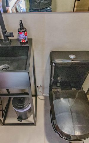 Casa à venda com 340m², 3 quartos e 2 vagas Casa à venda com 340m², 3 quartos e 2 vagasBanheiro Social 3