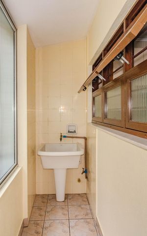 Casa à venda com 340m², 3 quartos e 2 vagas Casa à venda com 340m², 3 quartos e 2 vagasÁrea de Serviço