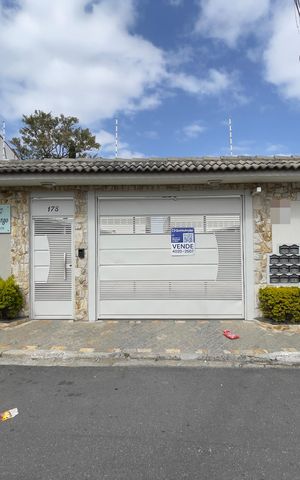 Casa de condomínio à venda com 64m², 2 quartos e 1 vaga Casa de condomínio à venda com 64m², 2 quartos e 1 vagaFachada
