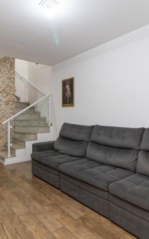 Casa à venda com 120m², 3 quartos e 2 vagasSala