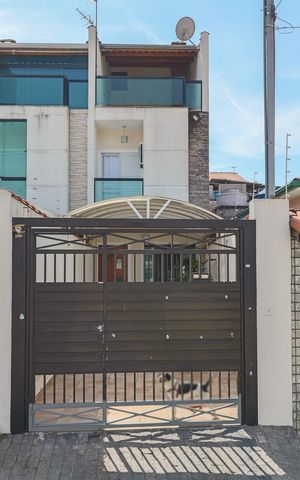 Casa à venda com 120m², 3 quartos e 2 vagasFachada
