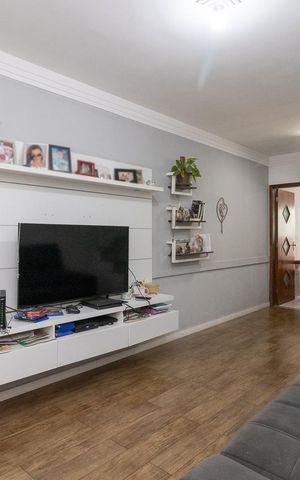 Casa à venda com 120m², 3 quartos e 2 vagasSala